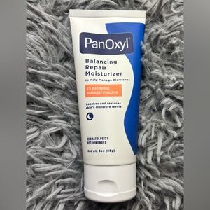 PanOxyl balancing repair moisturizer